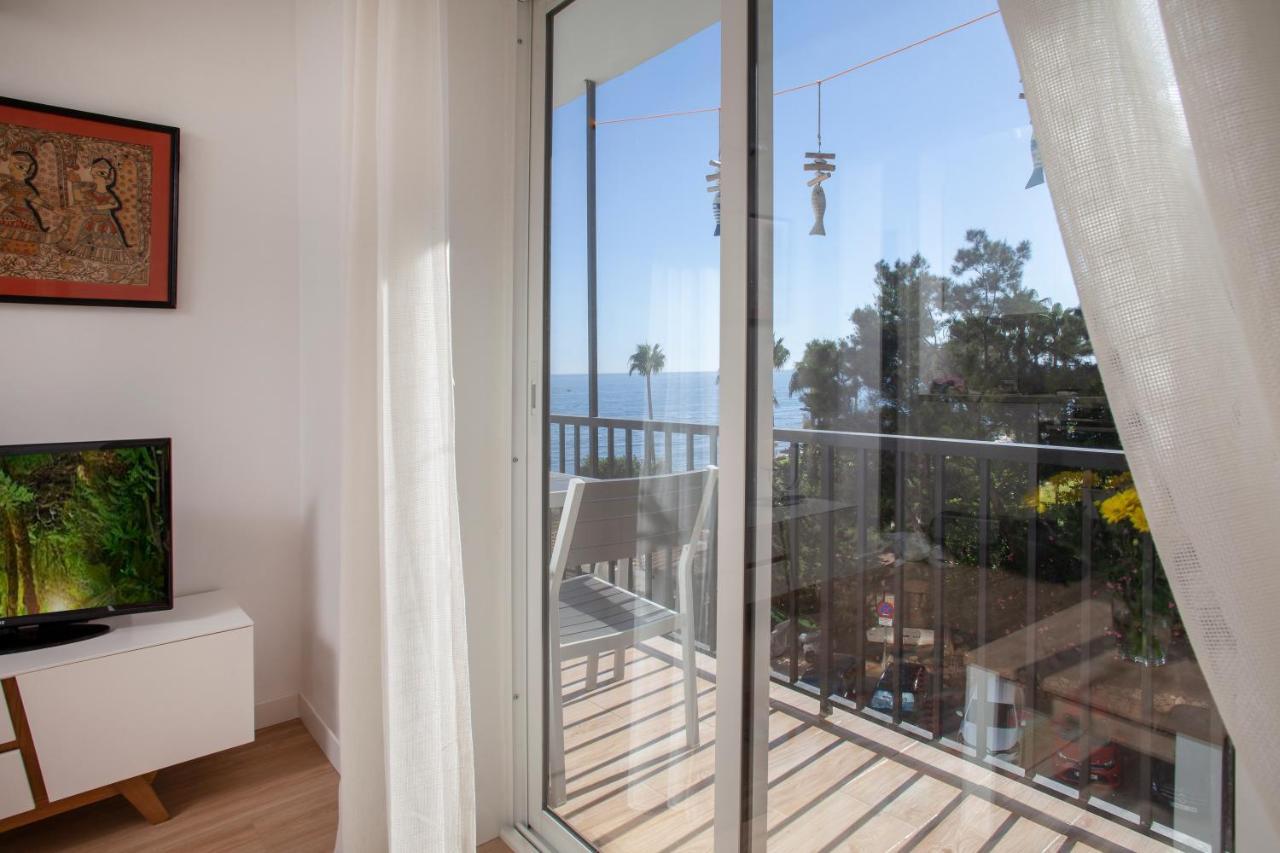 Lovely Beachfront Apartment In Calahonda Sitio de Calahonda Exteriér fotografie
